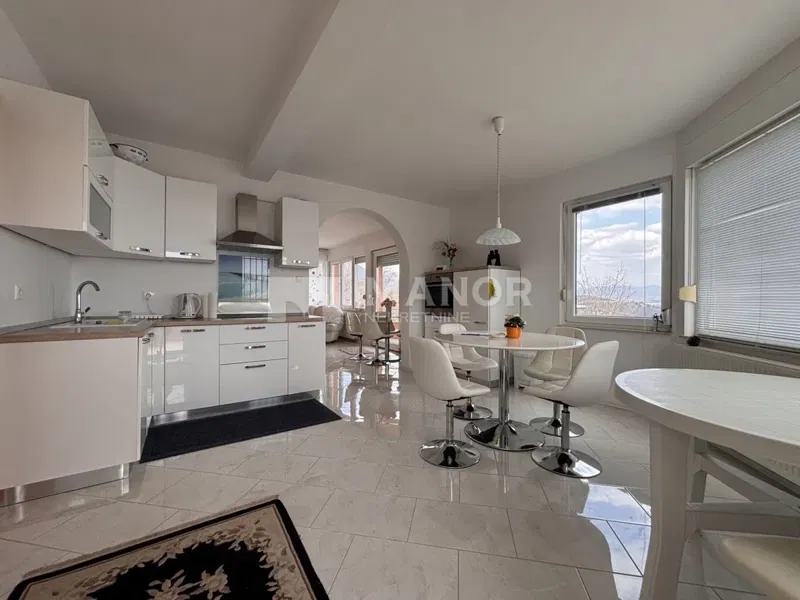 Appartamento Dobreć, Opatija - Okolica, 99m2 – 2
