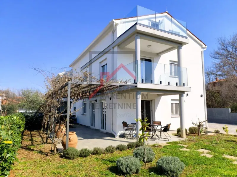 Modern house with a garden, 5 km from Poreč - quiet location, last in a row – 3