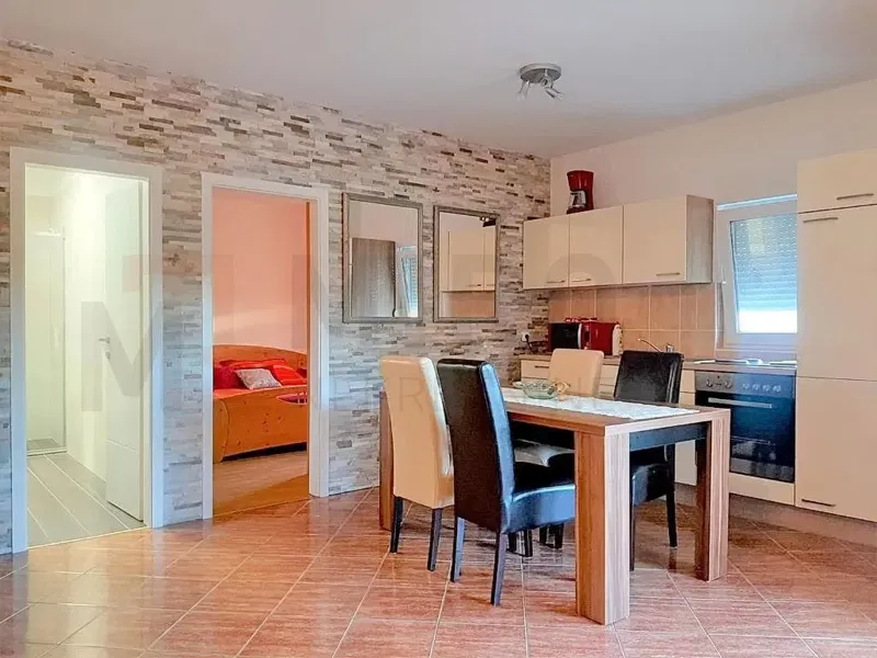 Malinska, dva apartmaja z vrtom na mirni lokaciji! – 3