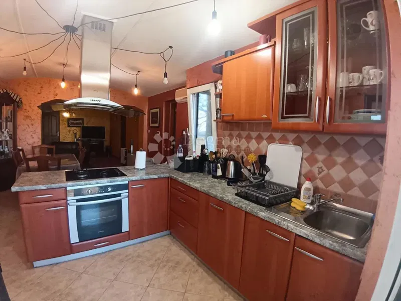 Casa Tenja, Osijek - Okolica, 150m2