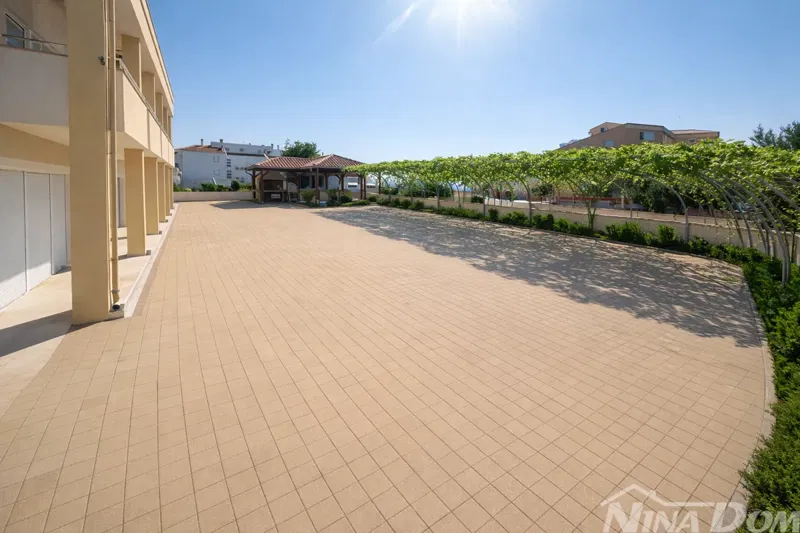 Potential Mini Hotel / Apartment Building – Sukošan, 70 m from the sea – 2