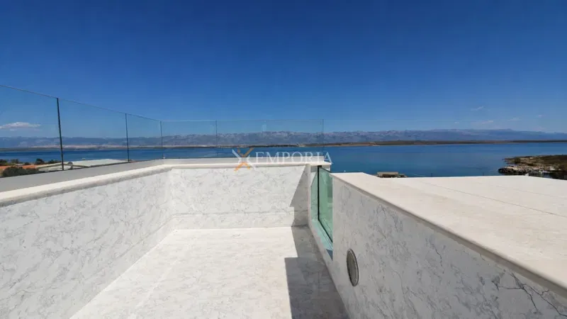 Casa con 2 piscine e vista mare – Vir – 2