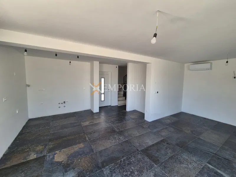 Casa con 2 piscine e vista mare – Vir – 3
