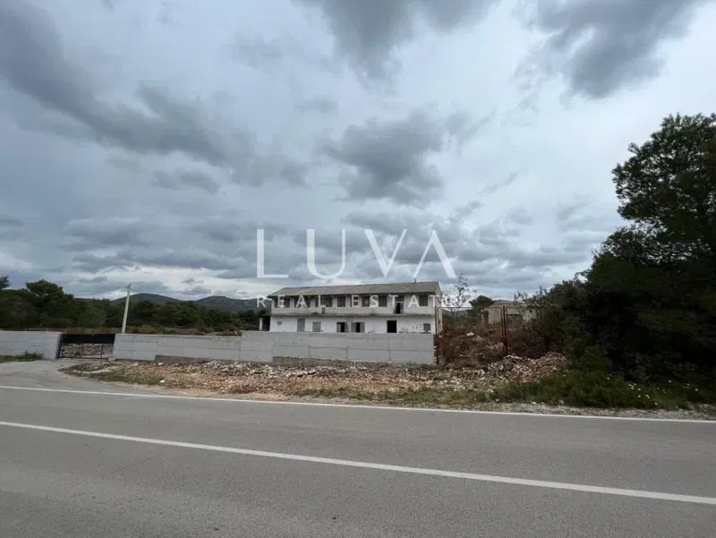 Sibenik, Donje Ražine, telek és épületek bérbevétele – 3