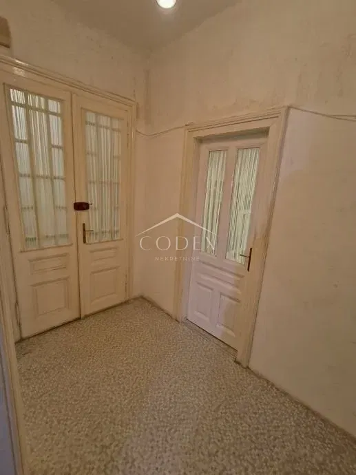Opatija center – spacious apartment with balcony, 1 min to sea – 3