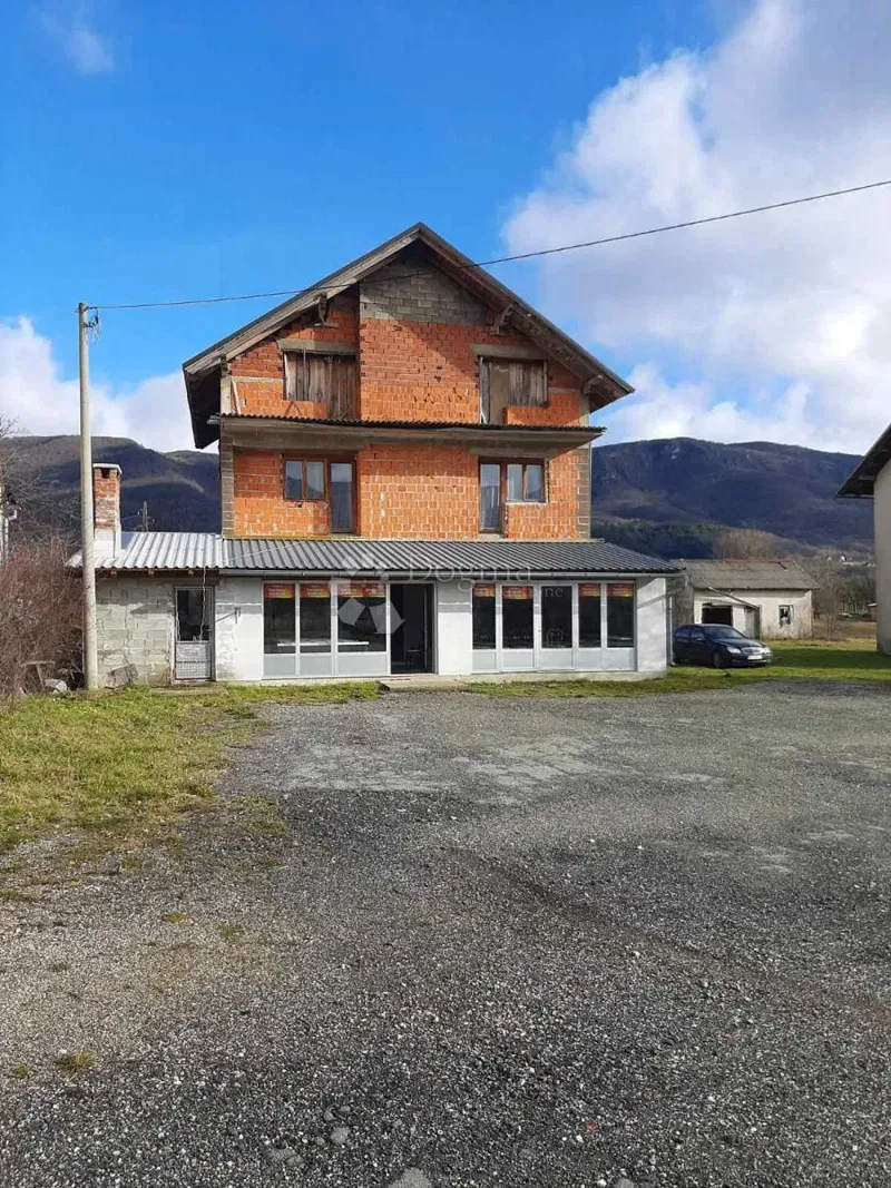 Dům Donji Lapac, 250m2