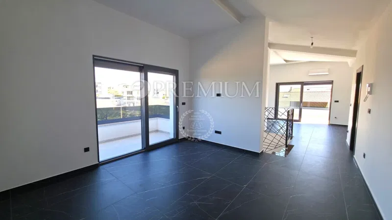 Grad Krk, penthouse s pogledom na more, novogradnja! – 2