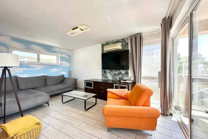 Appartamento moderno con vista mare e piscina – 3