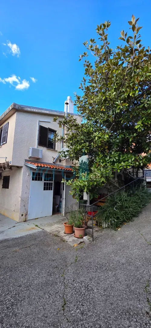 Novi Vinodolski, Bribir, casa bifamiliare 115m2 con giardino di 800m2, vendita – 3