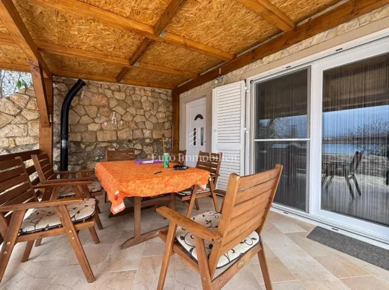 Isola di Pag - casa arredata con una vista sul mare – 2