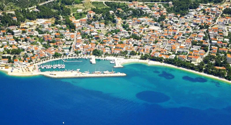 Baška Voda - građevinsko zemljište 1.500 m2 na atraktivnoj lokaciji