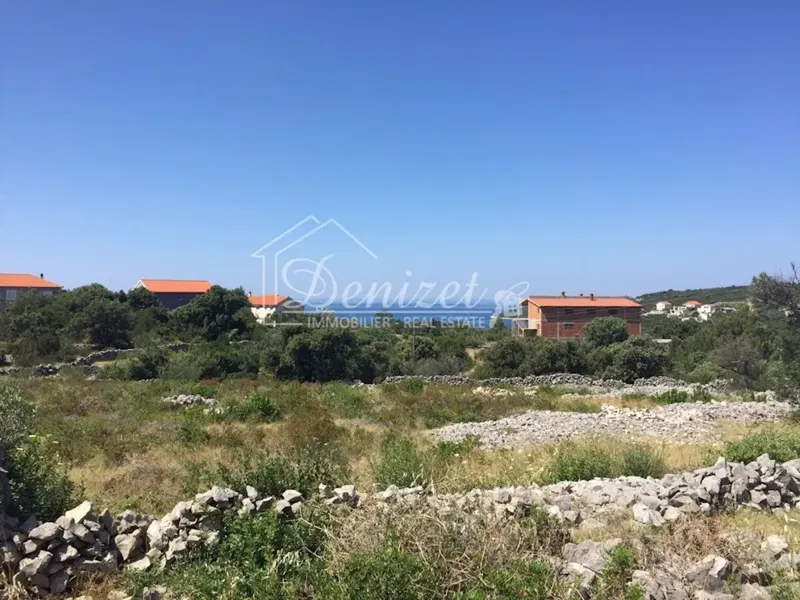 Vinišće, građevinsko zemljište od 2871 m2
