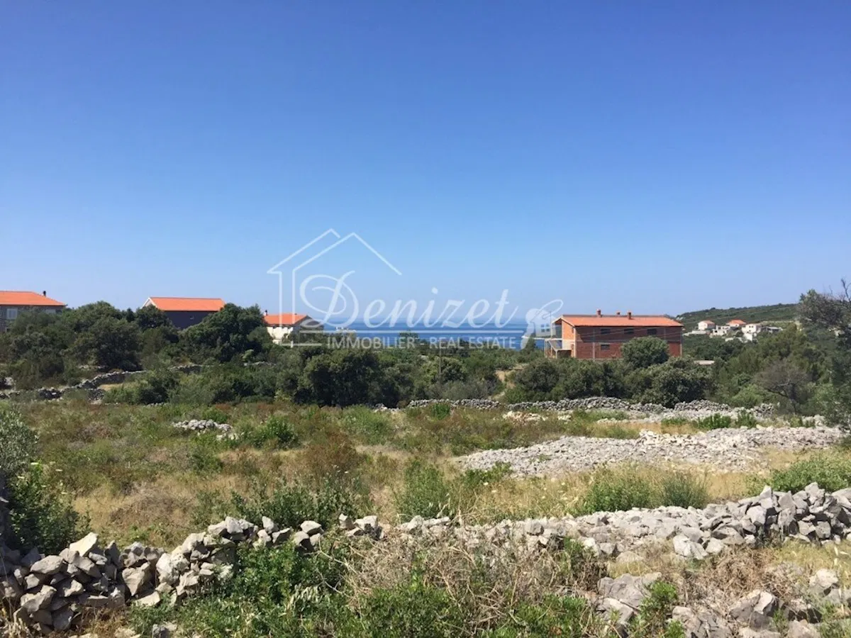 Vinišće, građevinsko zemljište od 2871 m2
