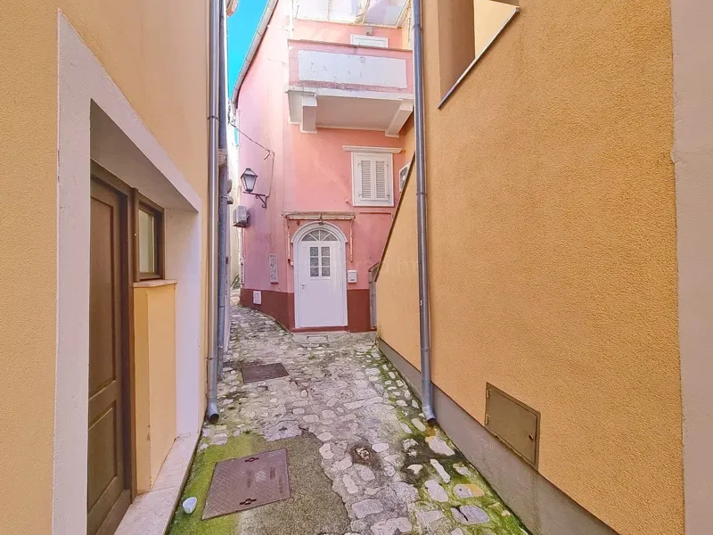 Krk, casa bifamiliare in posizione eccellente, proprio vicino al mare! – 2