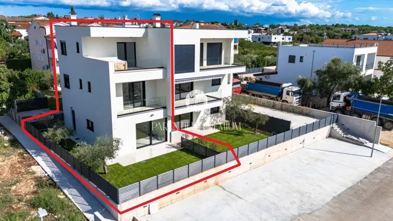 Poreč – dom 800 m od morza z widokiem na morze, 3 sypialnie i zagospodarowana działka – 3