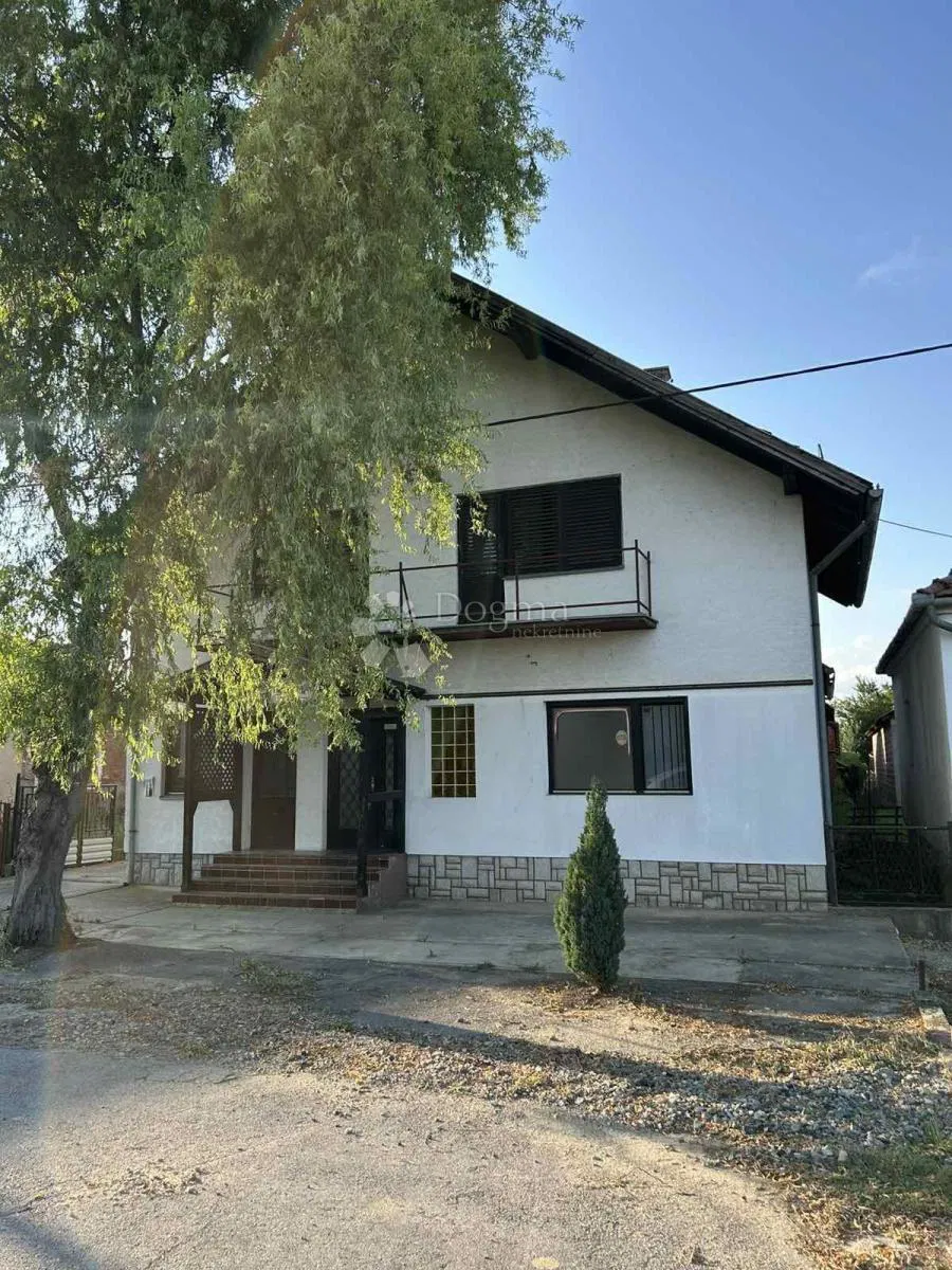 Casa Novi Senkovac, Slatina, 220m2
