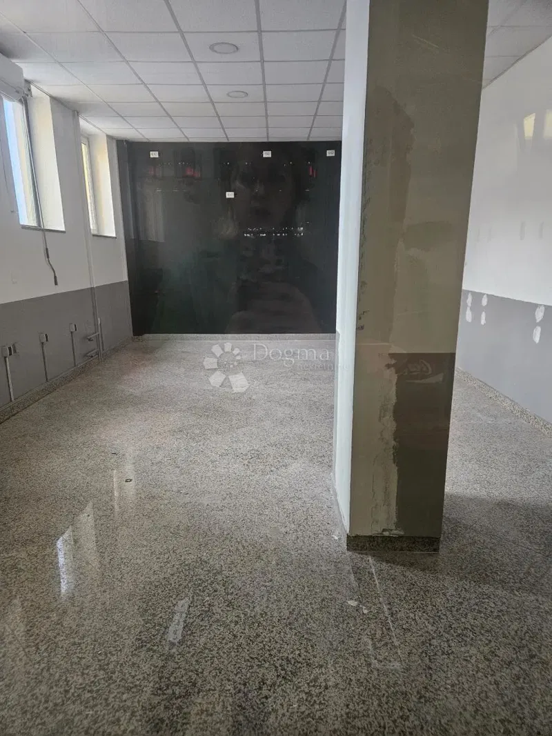 Lokal użytkowy Turnić, Rijeka, 33m2 – 2