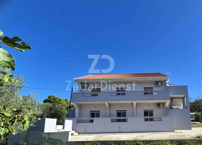 Kuća sa 3 stambene jedinice i pogledom na more u Kožinu – 2