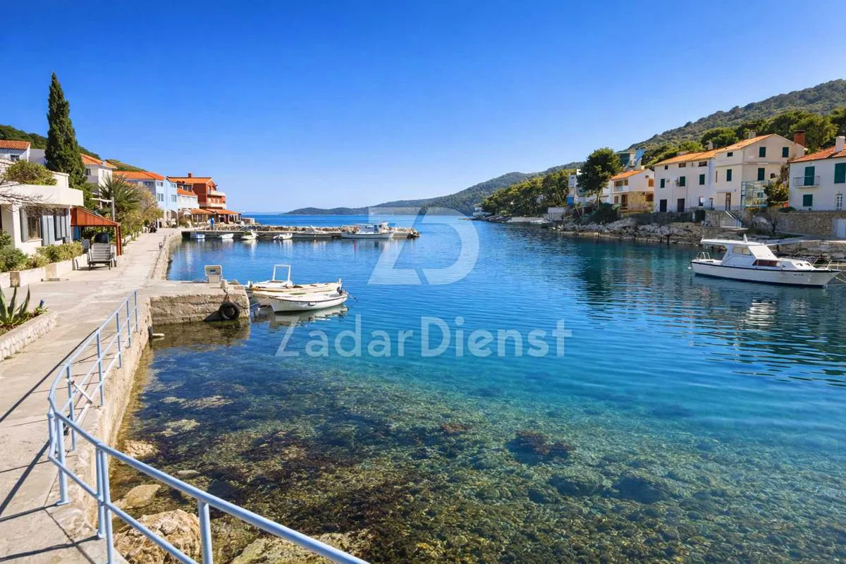 Atraktivno zemljište sa pogledom na more - Božava (Zadar)