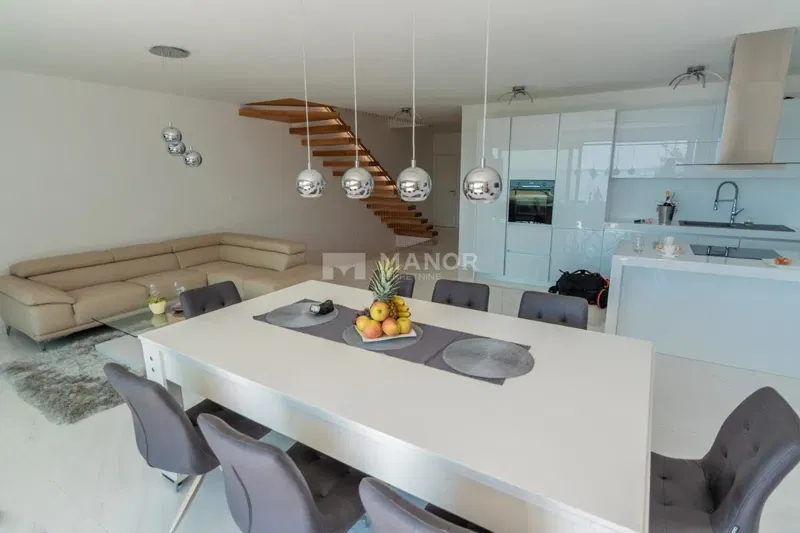 OPATIJA, POBRI – Luxusvilla végtelenített tetőmedencével – 2