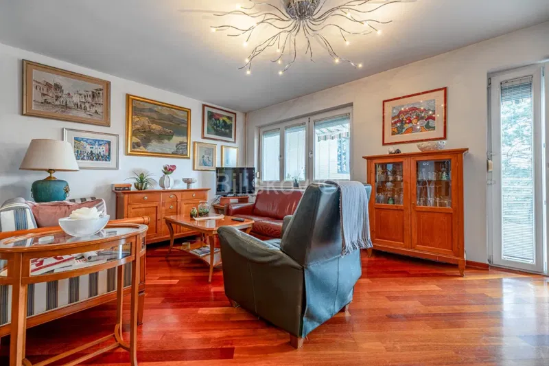 Sale, Pantovčak, five-room apartment with a studio, 207.50 m² – 2
