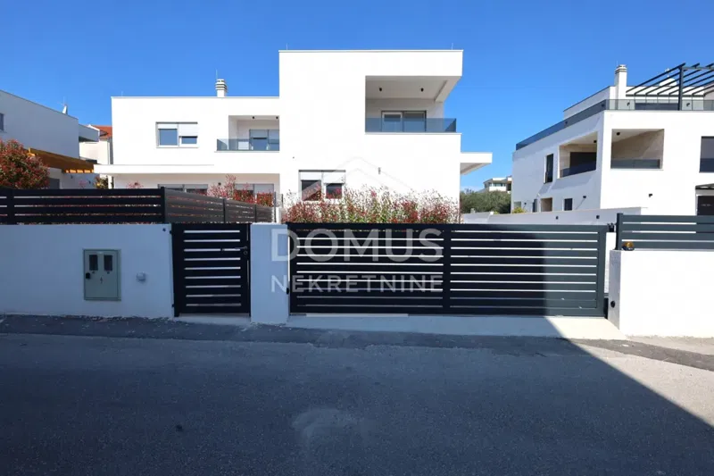 Vodice, modern family house with swimming pool, 166 m² – 2