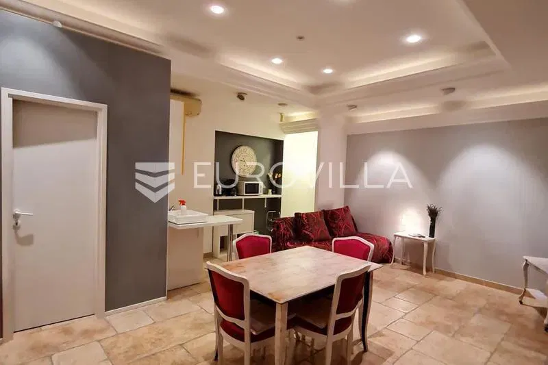 Karlovac, Centar, stan 50 m², renoviran na odličnoj lokaciji