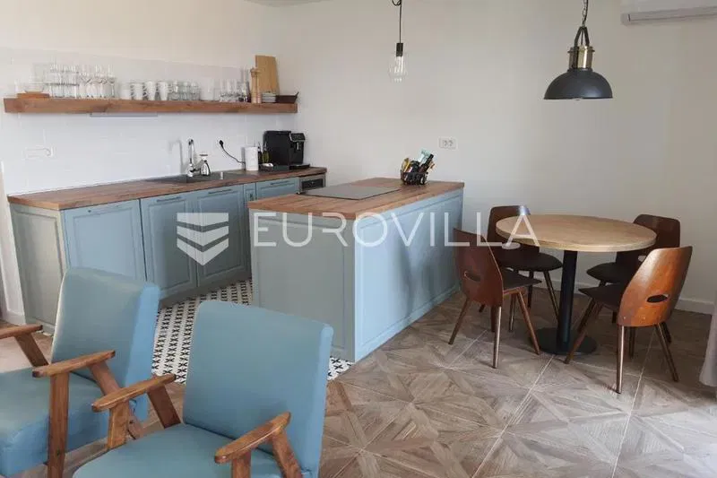 Lovran, a beautiful house with three apartments, 50 m from the sea – 3