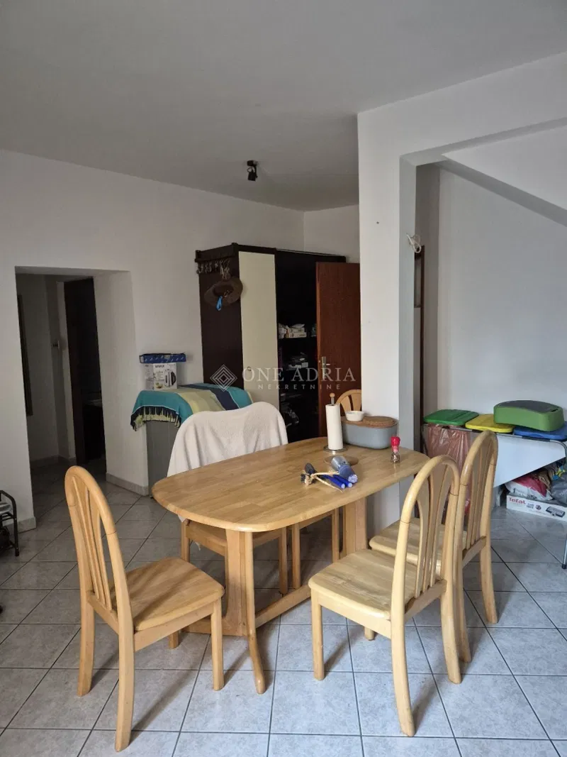 NOVI VINODOLSKI, DVOKATNICA SA VELIKOM TERASOM! – 3