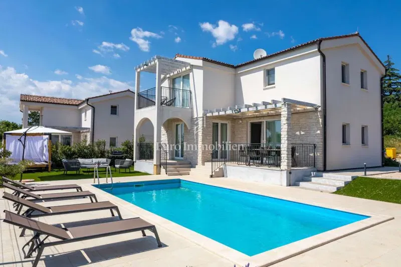 Istrien – moderne Villa mit Swimmingpool und Garten