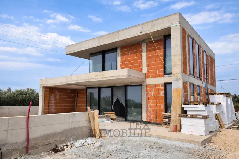 House Tinjan, 255m2 – 3