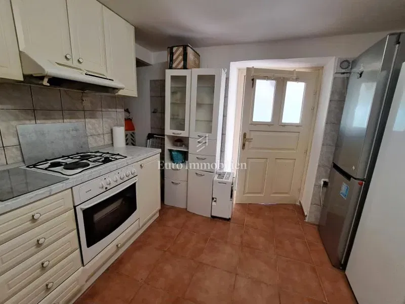 Omišalj - renovated house with a courtyard in the old town – 3