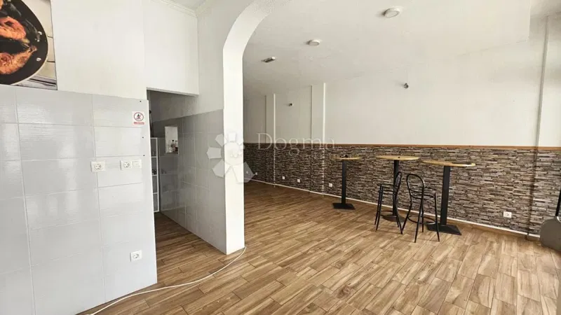 Locale commerciale Poreč, 66m2 – 3