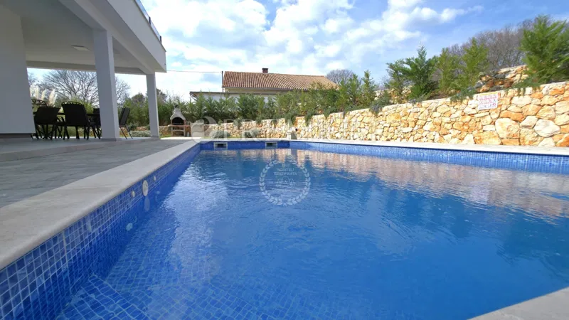 Okolica grada Krka, samostojeća kuća s bazenom! – 3