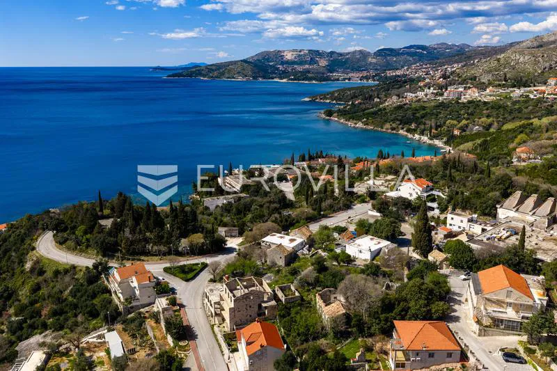 Dubrovnik, Plat, kamena kuća za rekonstrukciju