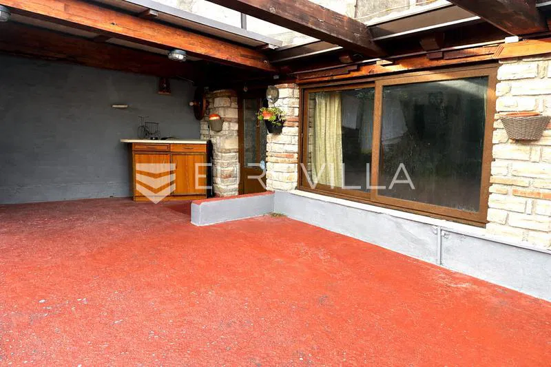 Istra, Brtonigla, dvije stambene jedinice u centru s iznimnim investicijskim potencijalom