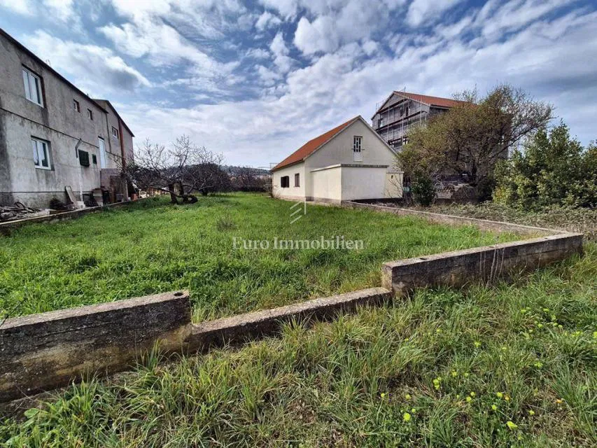 Murter, građevinsko zemljište na mirnoj lokaciji