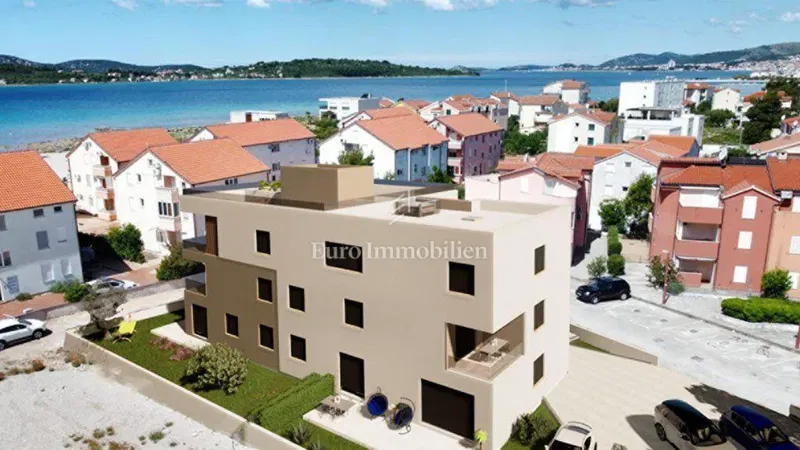 Srima - apartment with a large roof terrace, second line to the sea – 2