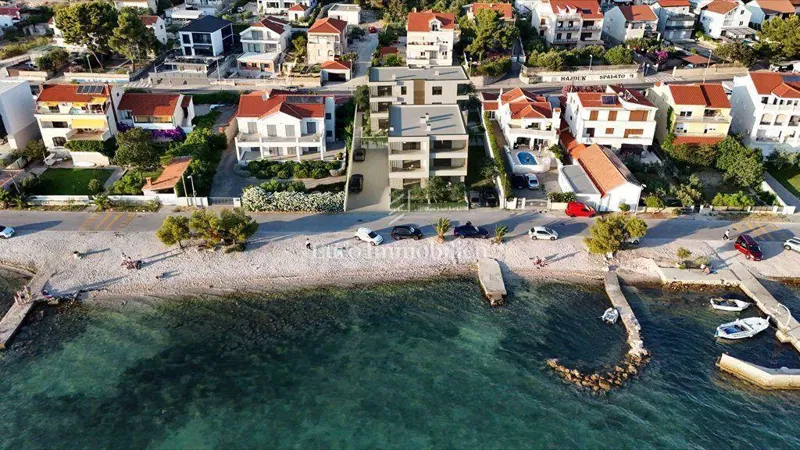 Brodarica - appartamento in un nuovo edificio, prima fila al mare – 3