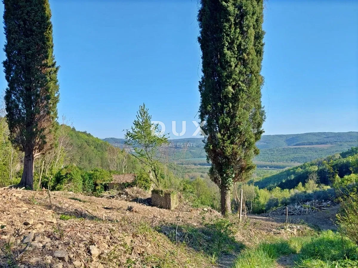 ISTRIA, GROŽNJAN - Proprietà appartata con vista panoramica