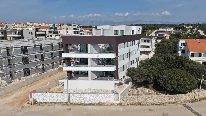 Mandre - appartamento su due livelli con giardino - PRIMA FILA – 2