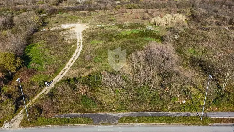 Poreč, spacious land for commercial purposes – 3