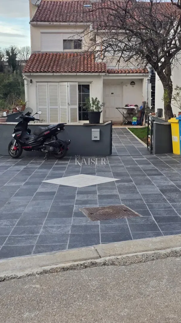 Istria - Parenzo, casa vicino al mare, la posizione più ambita della città. – 3
