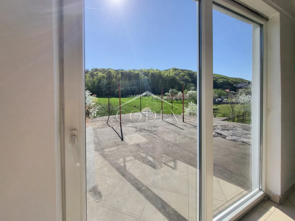 Donje Mrzlo Polje – Haus mit 2 Wohnungen nahe Mrežnica