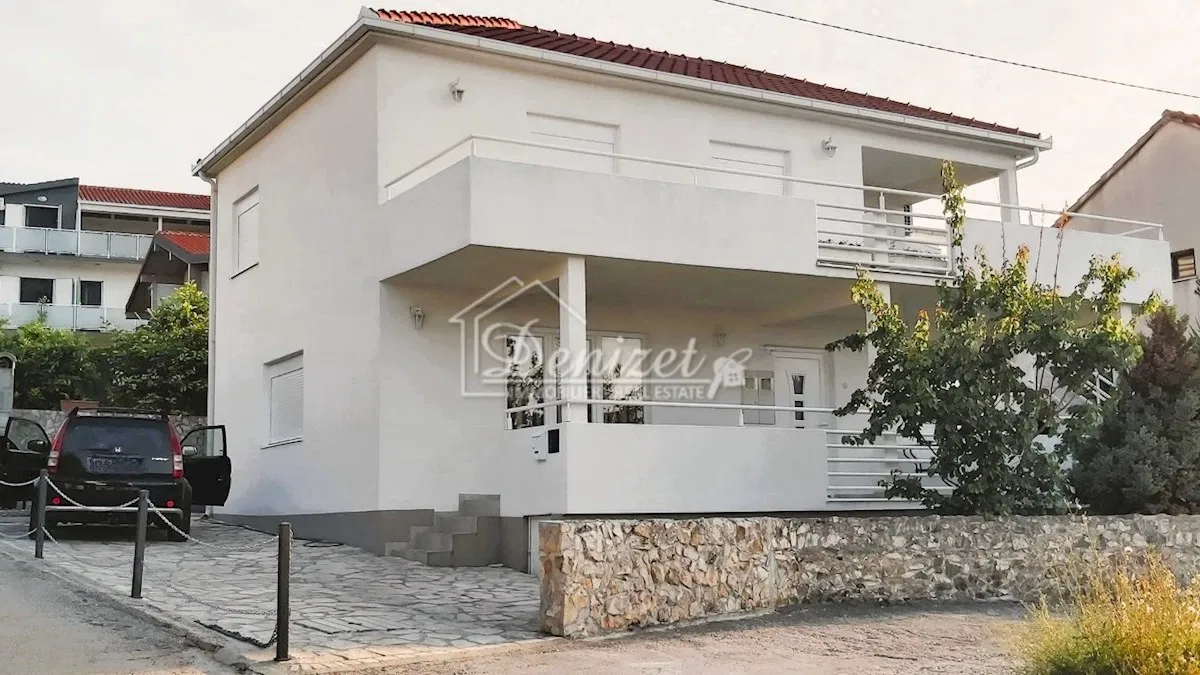 Čiovo, Slatine, samostojeća kuća 90 m od mora na prodaju