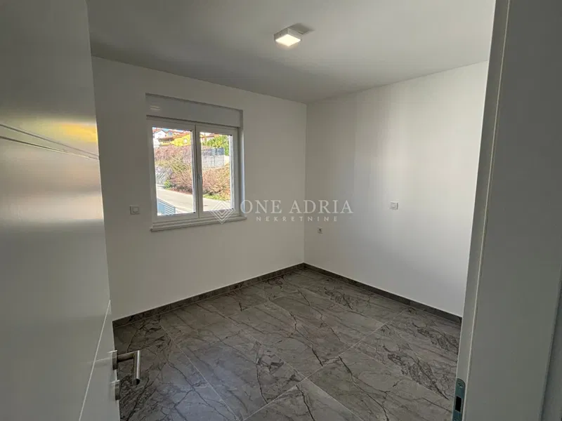 CRIKVENICA, LUKSUZAN STAN SA TERASOM! – 3