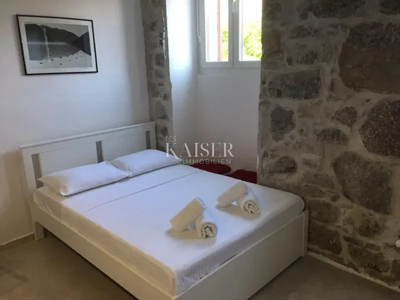 Opatija, Volosko, 2nd row to the sea, 87 m2 apartment on the ground floor – 3