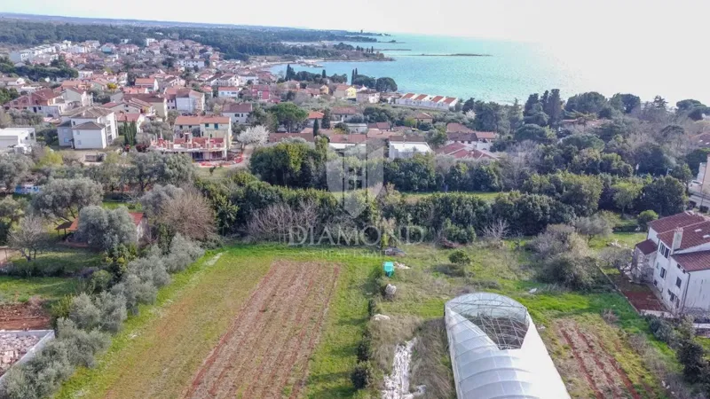Umag, okolica, zemljišče na odlični lokaciji! – 3