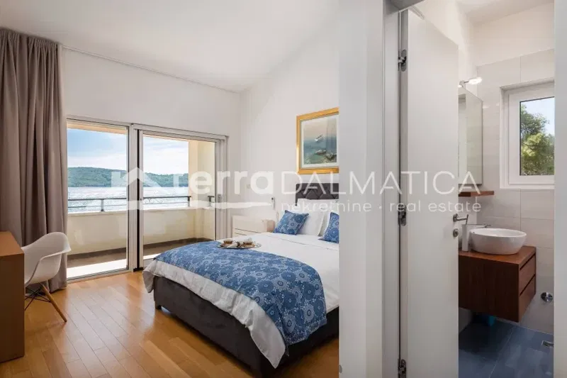 Luxury 5★ villa first row to the sea, 1000 m², Šibenik area – 3