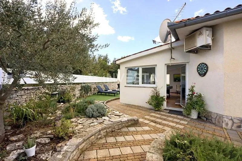 Vodnjan, single-storey house with a swimming pool – 2